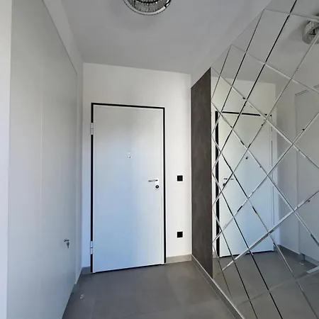 4 Apartment *